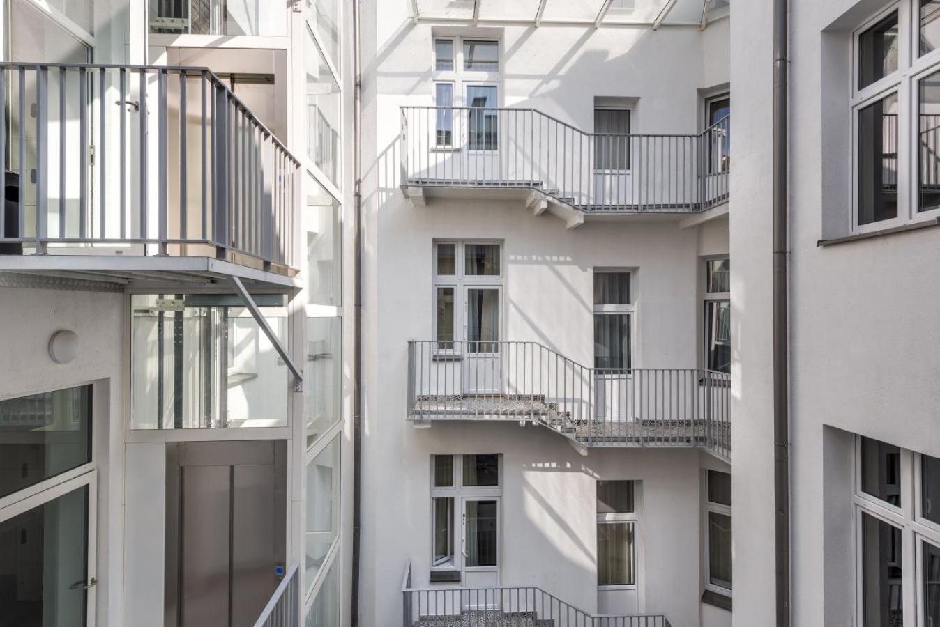 Old Town Apartments - B20 — Photos 3